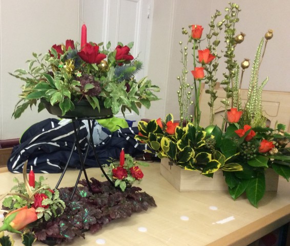 Flower arranging led by Lynne December 2018 - photo 3